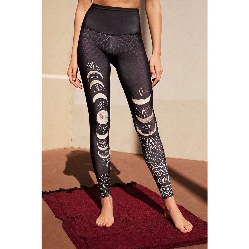 Onzie High Rise Graphic Legging Moon Print XS